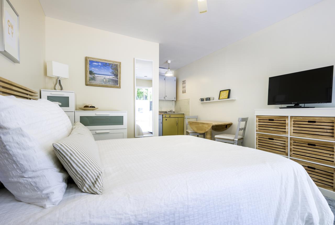 Hollywood Cottages Wasaga Beach Εξωτερικό φωτογραφία